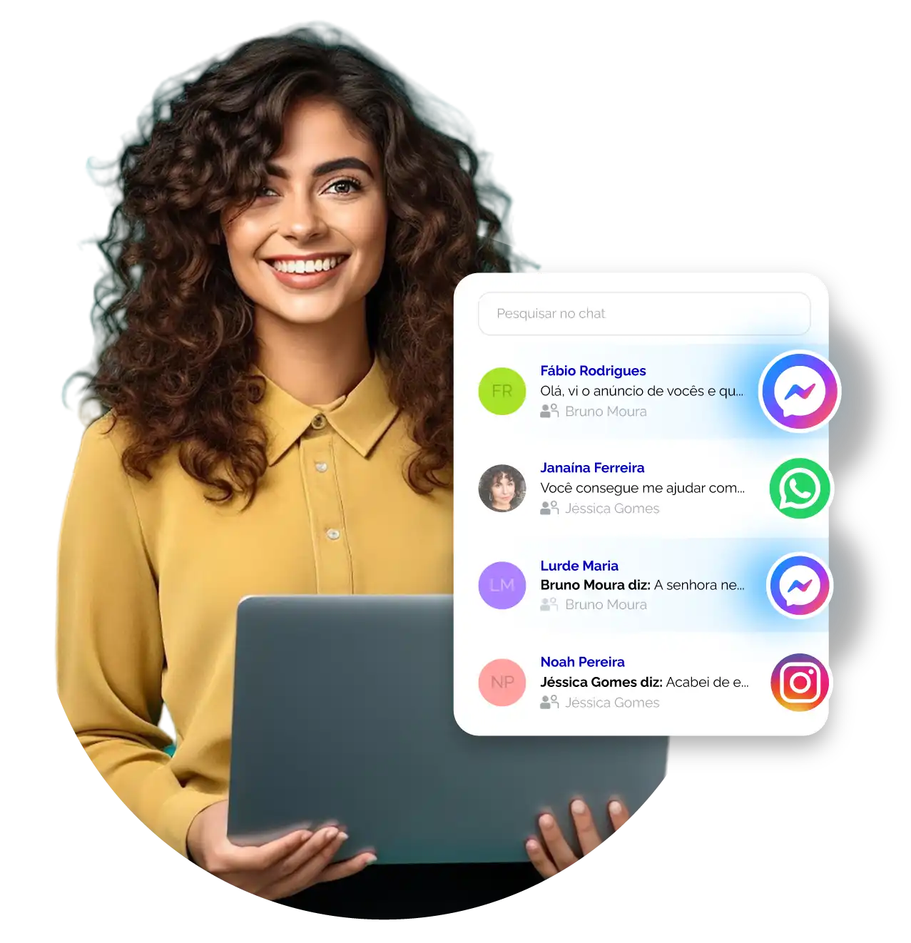Imagem de uma jovem sorridente segurando um laptop, com destaque para uma tela de mensagens de aplicativos de contato, representando comunicação digital e redes sociais.
