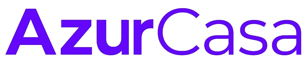 Logotipo com fundo branco exibindo apenas o nome da marca "AzurCasa" escrito de forma simples com letras em tom roxo-vibrante.
